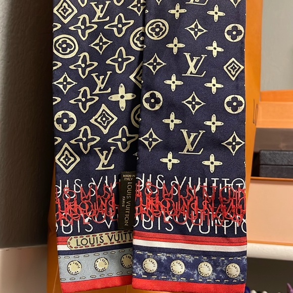 Louis Vuitton Accessories - Louis Vuitton Twilly